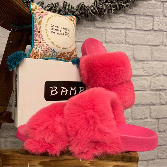 NIB Bamboo Pink Fluff Faux Fur Sandals Slides - Picture 5 of 10